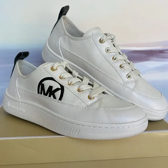 MICHAEL KORS SHEA LACE UP
FAUX LEATHER
49R4SHFS1L
Fashion Sneakers - Picture 8 of 16